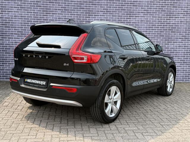Volvo XC40 2.0 B4 Core | Blis | Adaptieve Cruise controle | Zitting verlengers | Standkachel | Stuur + Stoel verwarming |