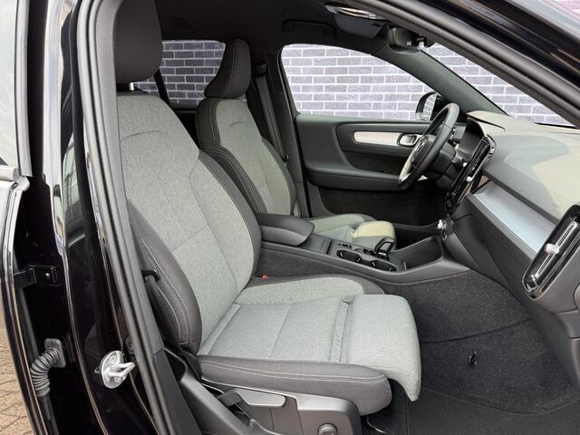Volvo XC40 2.0 B4 Core | Blis | Adaptieve Cruise controle | Zitting verlengers | Standkachel | Stuur + Stoel verwarming |