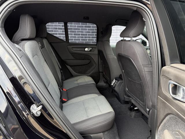 Volvo XC40 2.0 B4 Core | Blis | Adaptieve Cruise controle | Zitting verlengers | Standkachel | Stuur + Stoel verwarming |