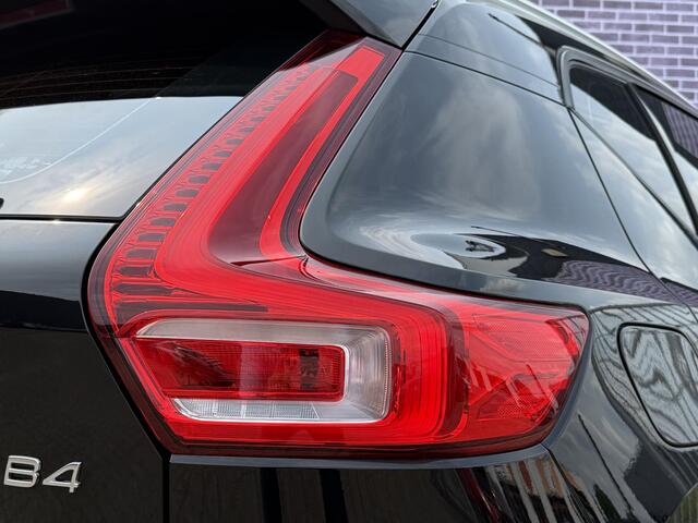 Volvo XC40 2.0 B4 Core | Blis | Adaptieve Cruise controle | Zitting verlengers | Standkachel | Stuur + Stoel verwarming |