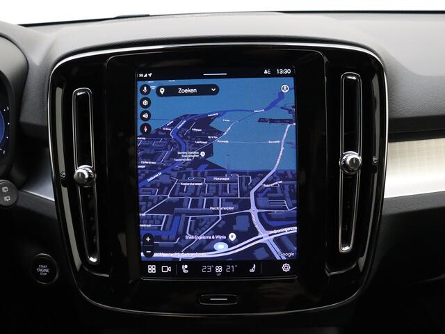 Volvo XC40 B3 177pk Plus Dark / Elektr. Stoelen / Pixel koplampen / Harman&Kardon / ACC / BLIS / PDC + Camera / Stoel + Stuurw. Verwarming / 18'' Velgen / Elektr. Achterklep /