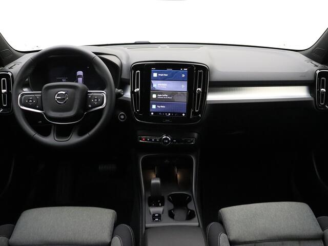 Volvo XC40 B3 177PK Core / Elektrisch verstelbare stoelen / Elektrische achterklep / ACC / Pilot Assist /