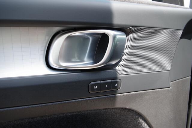 Volvo XC40 1.5 T4 Plug-in hybrid 211 PK Plus Bright, Winterpakket, Camera, Carplay