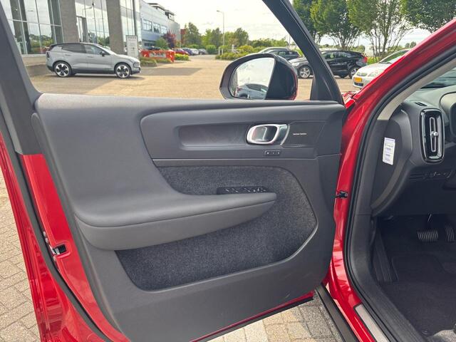 Volvo XC40 1.5 T5 Plug-in hybrid Ultimate Dark