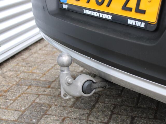 Volvo XC40 1.5 T3 Momentum Pro Automaat / Trekhaak / Parking Pack / DAB+ radio