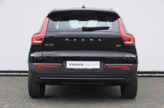 Volvo XC40 B4 211PK Automaat Plus Dark / Adaptieve cruise control / Keyless entry / Elektrische stoelen / Trekhaak / Elektrische achterklep / Stoel en stuurwielverwarming / Harman kardon audio / BLIS /