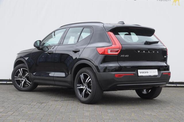 Volvo XC40 B4 211PK Automaat Plus Dark / Adaptieve cruise control / Keyless entry / Elektrische stoelen / Trekhaak / Elektrische achterklep / Stoel en stuurwielverwarming / Harman kardon audio / BLIS /