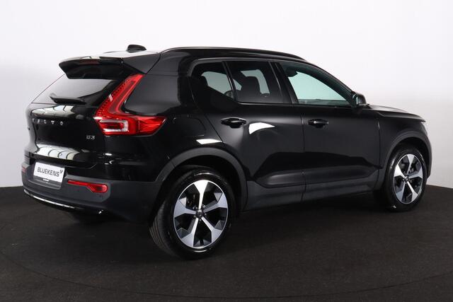 Volvo XC40 B3 Plus Dark - IntelliSafe Assist & Surround - 360º Camera - Harman/Kardon audio - Verwarmde voorstoelen & stuur - Parkeersensoren voor & achter - Elektr. bedienb. voorstoelen met geheugen links - Draadloze tel. lader - Extra getint glas - 19' LMV