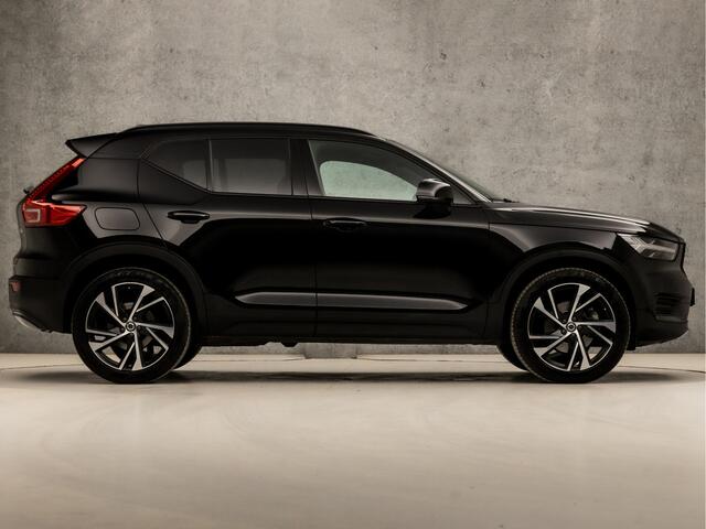 Volvo XC40 2.0 B3 R-Design 177Pk Automaat (PANORAMADAK, APPLE CARPLAY, GROOT NAVI, MEMORY SEATS, 360 CAMERA, HARMAN/KARDON, ADAPTIVE CRUISE, LEDER/ALCANTARA, GETINT GLAS, ELEK ACHTERKLEP, NIEUWSTAAT)