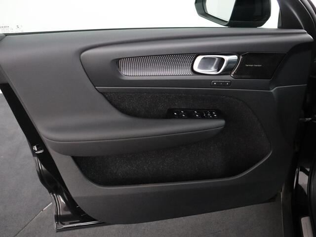 Volvo XC40 1.5 T5 Twin Engine R-Design Voll Black Panoramadak Harman Kardon