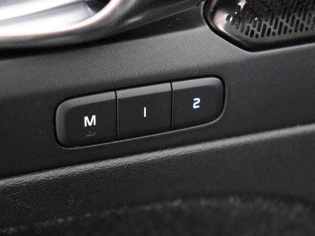 Volvo XC40 1.5 T5 Twin Engine R-Design Voll Black Panoramadak Harman Kardon