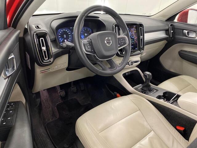 Volvo XC40 1.5 T2 Momentum Business | Leder | Keyless entry | Elektrische achterklep | Adaptieve Cruise controle | Parkeersensoren V+A |