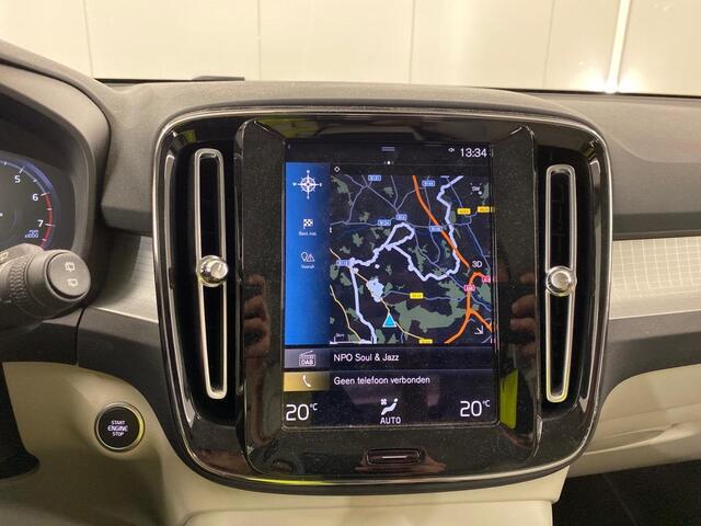 Volvo XC40 1.5 T2 Momentum Business | Leder | Keyless entry | Elektrische achterklep | Adaptieve Cruise controle | Parkeersensoren V+A |