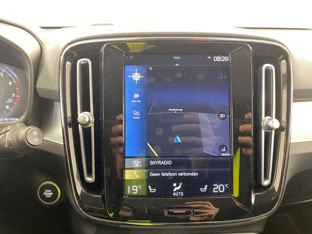 Volvo XC40 1.5 T2 Business Pro | Adaptieve Cruise Control | Parkeer Camera | Dode Hoek Detectie | Stoel en stuurverwarming | Keyless entry/start | Volvo on Call |