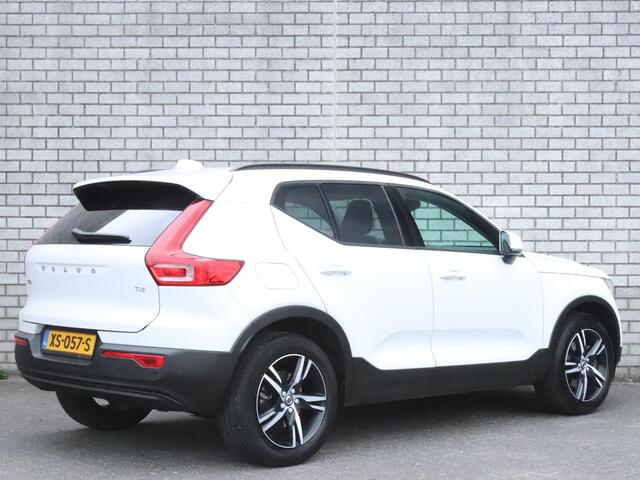 Volvo XC40 2.0 T4 | Cruise Control | Parkeersensoren | El. achterklep | Navigatie