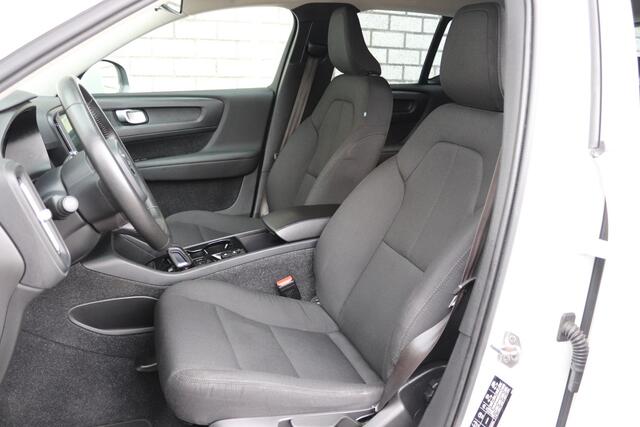 Volvo XC40 2.0 T4 | Cruise Control | Parkeersensoren | El. achterklep | Navigatie