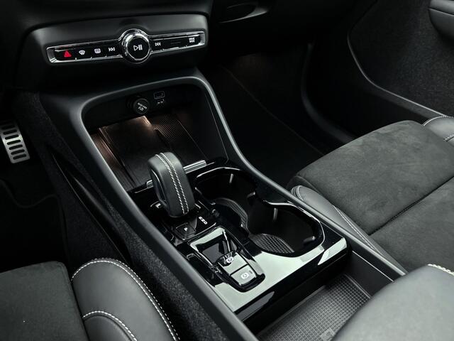 Volvo XC40 1.5 T4 Recharge R-Design | Panoramadak |
