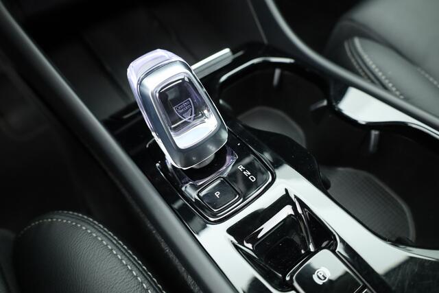 Volvo XC40 1.5 T5 Recharge Ultimate Dark | Pano | 360cam | Elek. Trekhaak | Harman Kardon | Pilot Assist