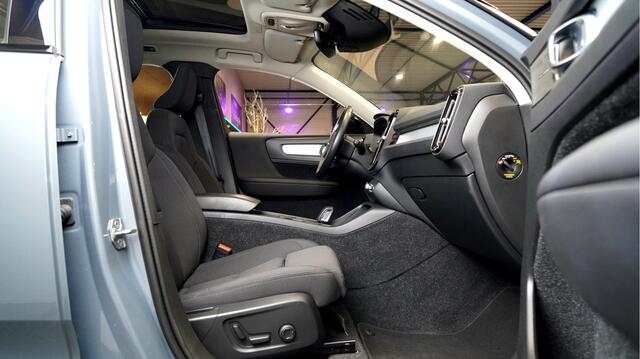 Volvo XC40 1.5 T5 Recharge 193kW/262pk DCT7 R-Design PANORAMADAK + HARMAN/KARDON + ADAPT.CRUISE + PILOT ASSIST + 360 CAMERA + EL.TREKHAAK + STOEL-&STUURVERWARMING + KEYLESS + BLIS + LANE ASSIST + FULL LED + PARKSENSOREN V&A + 21" LM-VELGEN!!