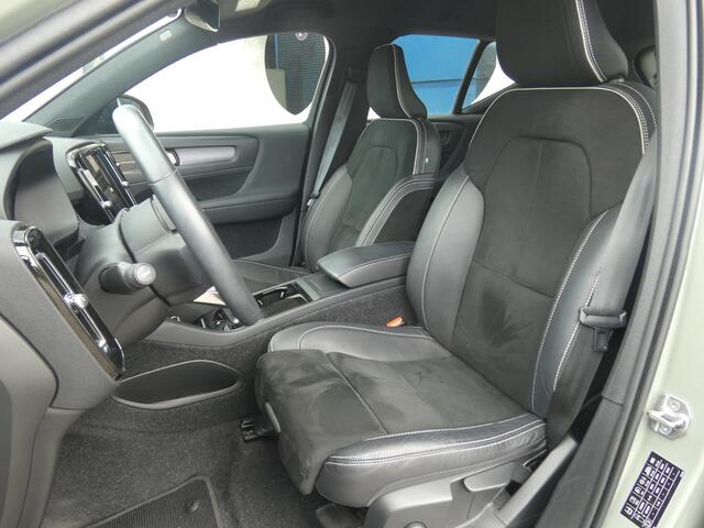 Volvo XC40 Recharge P8 AWD R-Design | SAGE GREEN | NAVIGATIE | ACHTERUITRIJCAMERA | WARMTEPOMP |