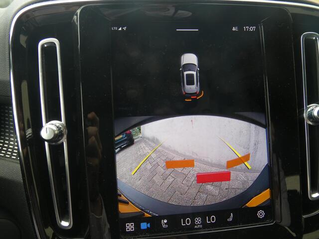 Volvo XC40 Recharge P8 AWD R-Design | SAGE GREEN | NAVIGATIE | ACHTERUITRIJCAMERA | WARMTEPOMP |