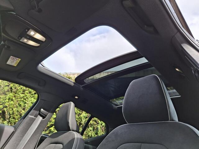 Volvo XC40 Recharge Twin Ultimate 78 kWh Panoramadak | Harman/Kardon | Stoel/Stuur verwarming | Trekhaak |