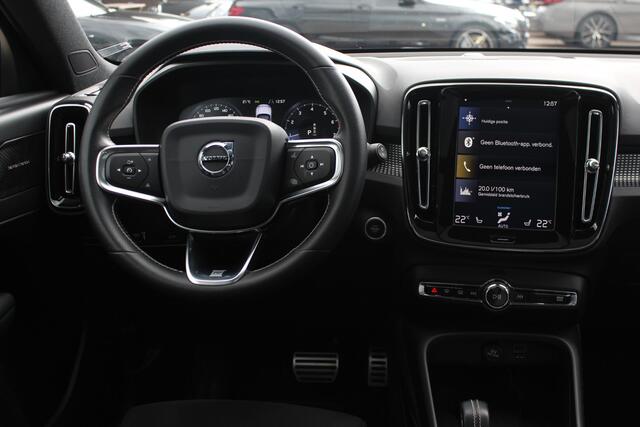 Volvo XC40 1.5 T5 Recharge R-Design / Trekhaak / Panoramadak / Camera / Navigatie / 19'' / Leder&Alcantara / Getint glas / DAB / ACC / Stoelverwarming