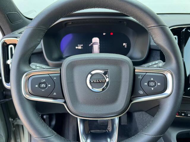Volvo XC40 70 kWh PLUS, Two tone, ACC, Warmtepomp