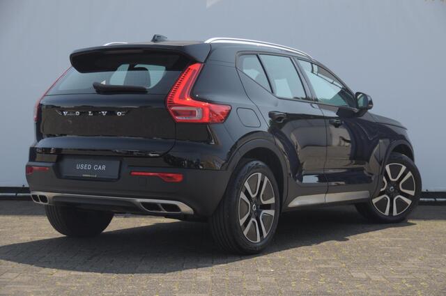 Volvo XC40 T3 163PK Automaat Momentum Pro / Parkeersensoren met camera / Trekhaak / Elektrische achterklep / Bluetooth / Apple carplay / Cruise control / On call