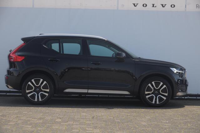 Volvo XC40 T3 163PK Automaat Momentum Pro / Parkeersensoren met camera / Trekhaak / Elektrische achterklep / Bluetooth / Apple carplay / Cruise control / On call