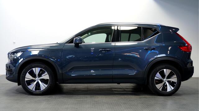 Volvo XC40 1.5 T4 Recharge Inscription PANORAMADAK + LEER + EL.STOEL MET MEMORY + STOEL-&STUURVERWARMING + CRUISE + LANE ASSIST + NAVI SENSUS + CARPLAY/ANDROID AUTO + KEYLESS ENTRY&GO + CAMERA + PARKSENSOREN V&A + 18" LM-VELGEN!!