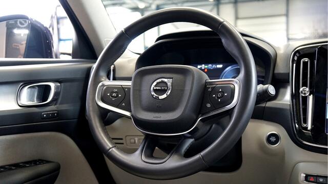 Volvo XC40 1.5 T4 Recharge Inscription PANORAMADAK + LEER + EL.STOEL MET MEMORY + STOEL-&STUURVERWARMING + CRUISE + LANE ASSIST + NAVI SENSUS + CARPLAY/ANDROID AUTO + KEYLESS ENTRY&GO + CAMERA + PARKSENSOREN V&A + 18" LM-VELGEN!!