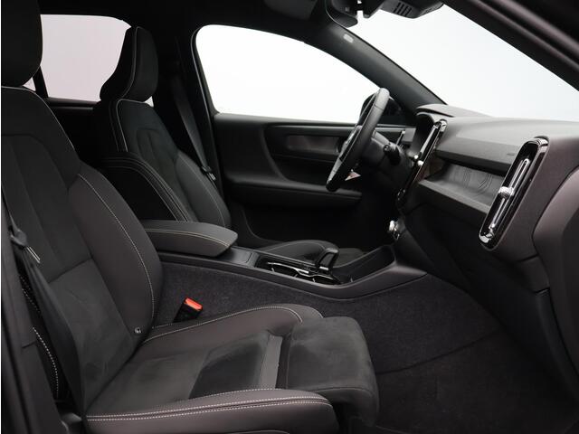 Volvo XC40 Single Motor Extended Range Plus 82 kWh / Parkeer camera / Verwarmde stoelen + Stuur / Microtech Nubuck interieur / Extra getint glas