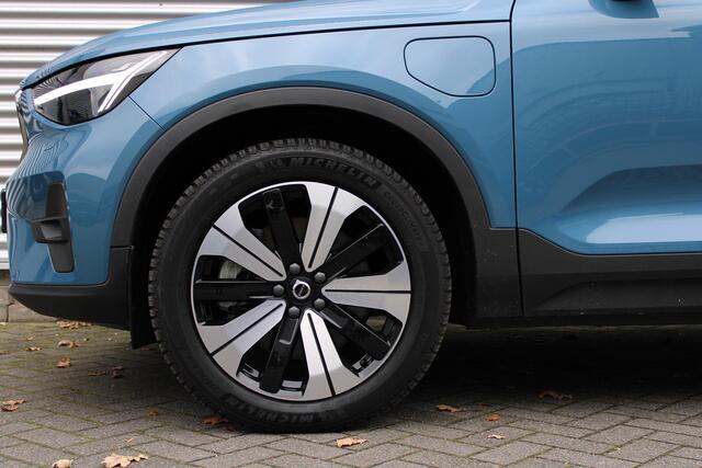 Volvo XC40 T4 Plug-in Hybrid AUT7 211PK Ultimate Bright | Panoramisch Schuif-/Kanteldak | Power Seats Met Geheugenfunctie | Grootlicht Assistent | DAB+ | Getint Glas Achter | Adaptieve Cruise Control Met Pilot Assist | Harman/Kardon Premium Geluidssysteem | 360° Par