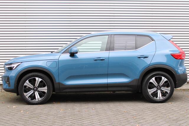 Volvo XC40 T4 Plug-in Hybrid AUT7 211PK Ultimate Bright | Panoramisch Schuif-/Kanteldak | Power Seats Met Geheugenfunctie | Grootlicht Assistent | DAB+ | Getint Glas Achter | Adaptieve Cruise Control Met Pilot Assist | Harman/Kardon Premium Geluidssysteem | 360° Par
