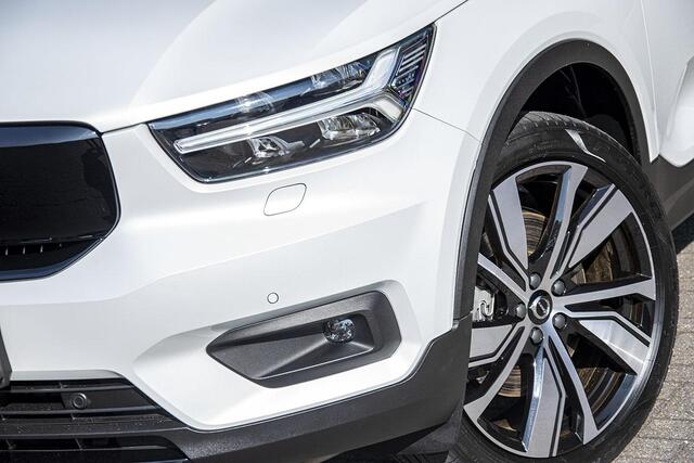 Volvo XC40 RECHARGE P8 AWD R-DESIGN / TREKHAAK / PANO