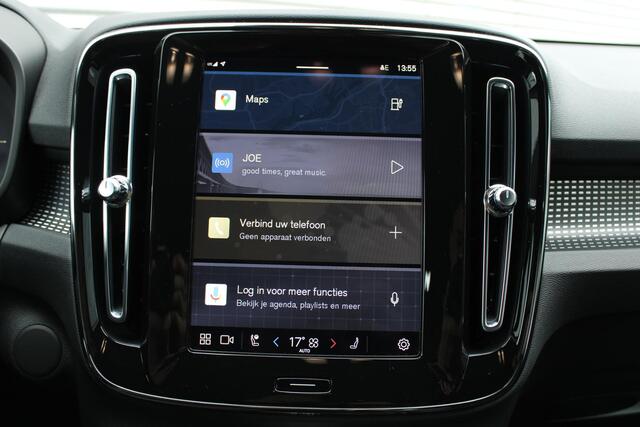 Volvo XC40 Recharge Single Motor Plus | Trekhaak | Adaptive Cruise Control Met Stuurhulp | Verwarmbare Voorstoelen | Stuurwielverwarming | Draadloos Telefoon Opladen | Apple CarPlay/Android Auto | 2-Zone Electronic Climate Control | Google Services | 19 Inch Velgen