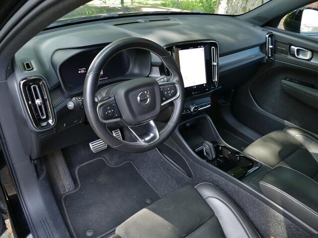 Volvo XC40 Recharge P8 AWD R-Design | verwarmd stuur | panoramadak