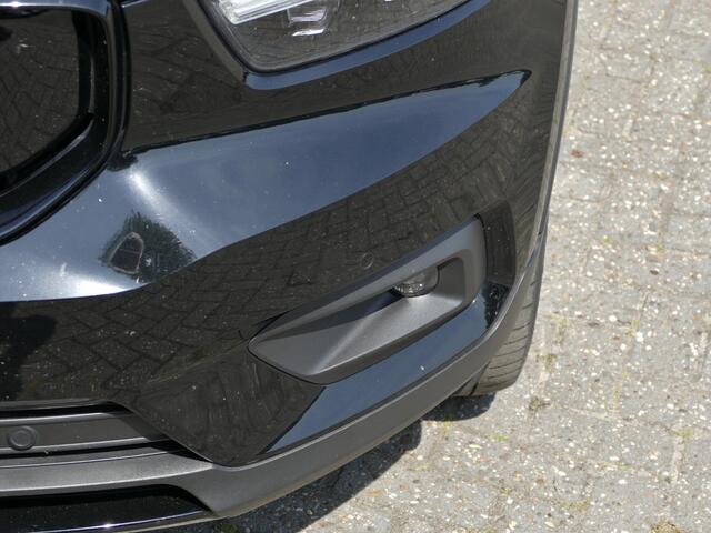 Volvo XC40 Recharge P8 AWD R-Design | verwarmd stuur | panoramadak