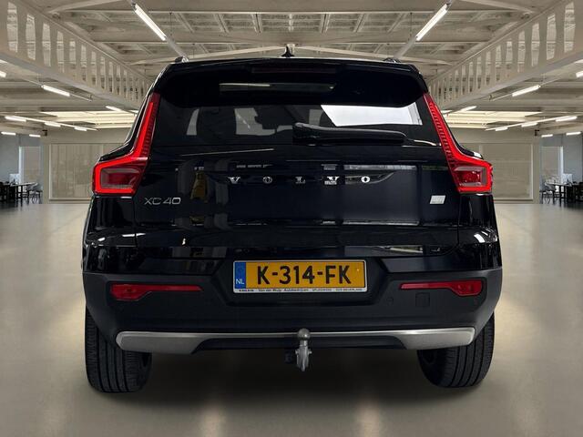 Volvo XC40 Recharge P8 AWD R-Design 360 camera/schuifdak/trekhaak/dealer onderhouden.