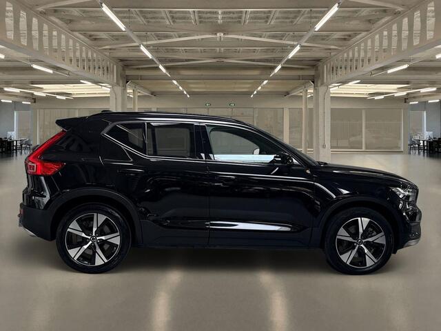 Volvo XC40 Recharge P8 AWD R-Design 360 camera/schuifdak/trekhaak/dealer onderhouden.