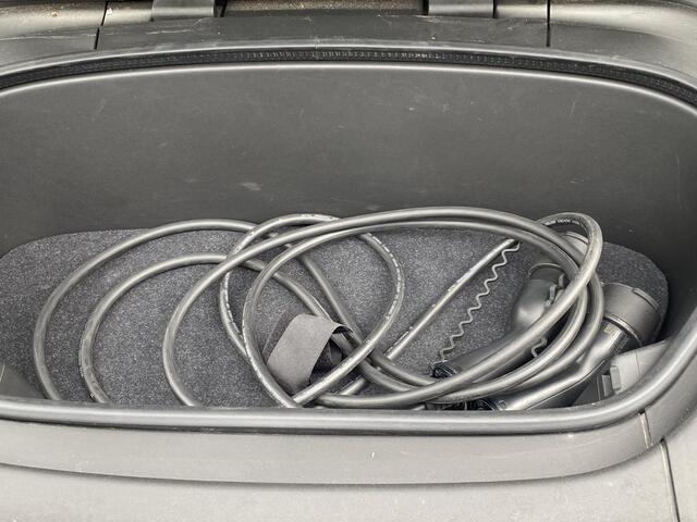 Volvo XC40 Recharge Plus STOEL + STUURVERWARMING | LEDER/ALCANTARA | RIJKLAAR INCL. 12 MND. BOVAGGARANTIE