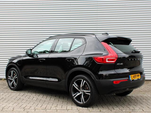 Volvo XC40 1.5 T4 Recharge R-Design Expression Automaat / Leder interieur / Adaptieve Cruise Control / 19" velgen