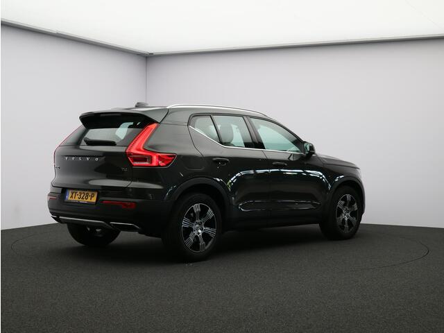 Volvo XC40 2.0 T4 Inscription / Lederen bekleding / Verwarmde stoelen / Apple Car Play / Volledig dealeronderhouden