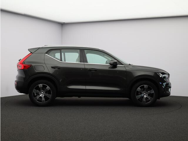 Volvo XC40 2.0 T4 Inscription / Lederen bekleding / Verwarmde stoelen / Apple Car Play / Volledig dealeronderhouden