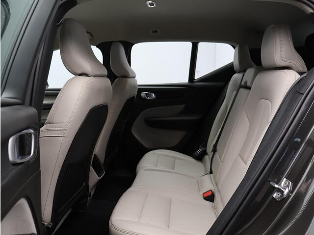 Volvo XC40 2.0 T4 Inscription / Lederen bekleding / Verwarmde stoelen / Apple Car Play / Volledig dealeronderhouden