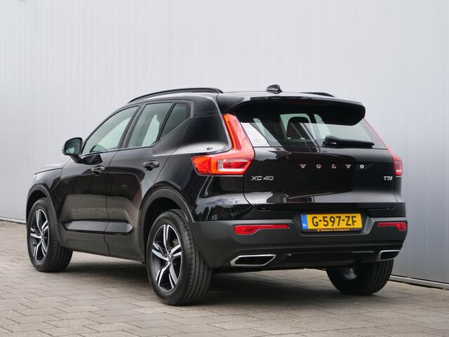 Volvo XC40 1.5 T3 165pk R-Design Automaat Adaptive cruise / Leder / Camera / Navigatie