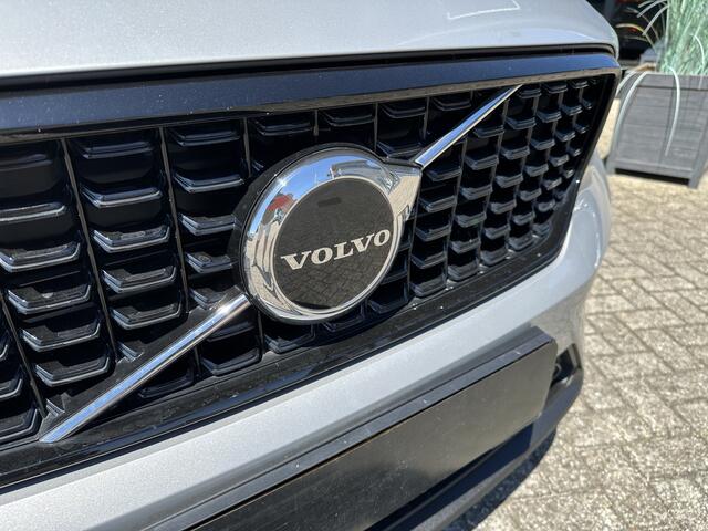 Volvo XC40 1.5 T4 Plug-in hybrid Ultimate Dark