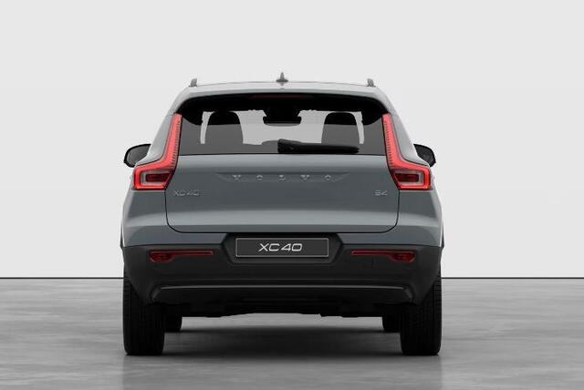Volvo XC40 B4 211PK Automaat Plus Dark / Extra getint glas achter / Climate pack / Connect Nubuck bekleding