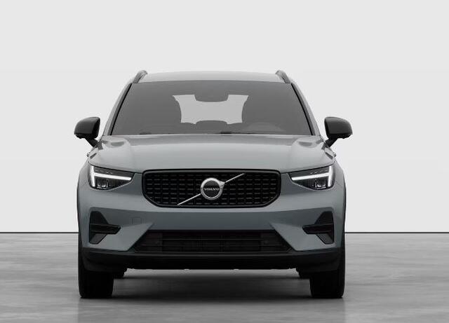 Volvo XC40 B4 211PK Automaat Plus Dark / Extra getint glas achter / Climate pack / Connect Nubuck bekleding